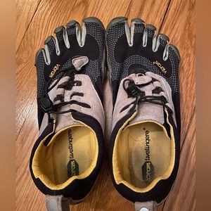 Vibrant fivefingers women’s shoe